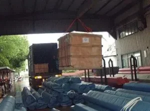 stainless-steel-containers-lifting